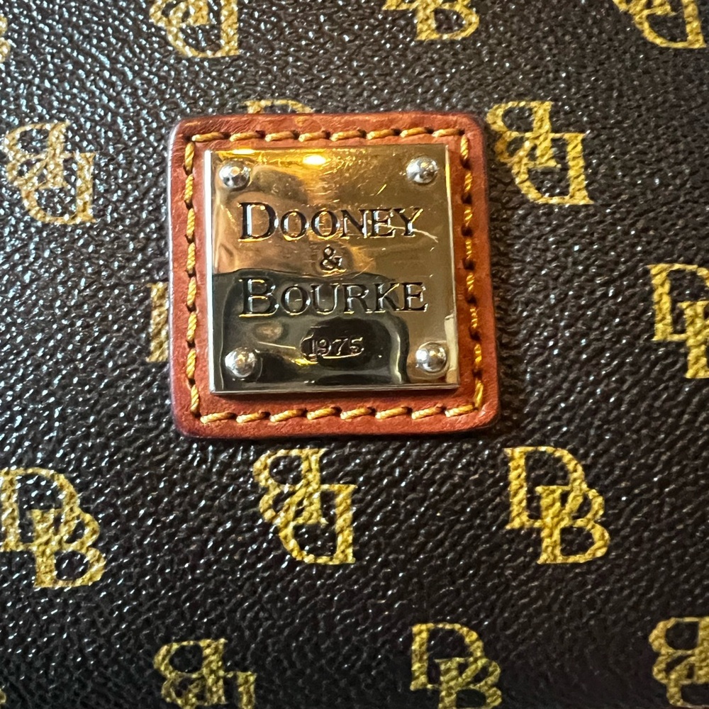 Dooney & Bourke classic tote. Rich t’moro brown canvas with caramel leather trim - Picture 3 of 16